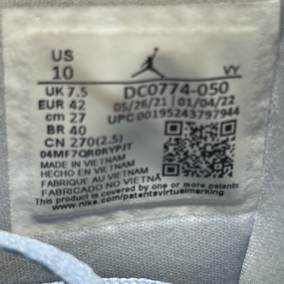 COPY - - Authentic Jordan 1 lows M 8.5/F 10 - Picture 7 of 11